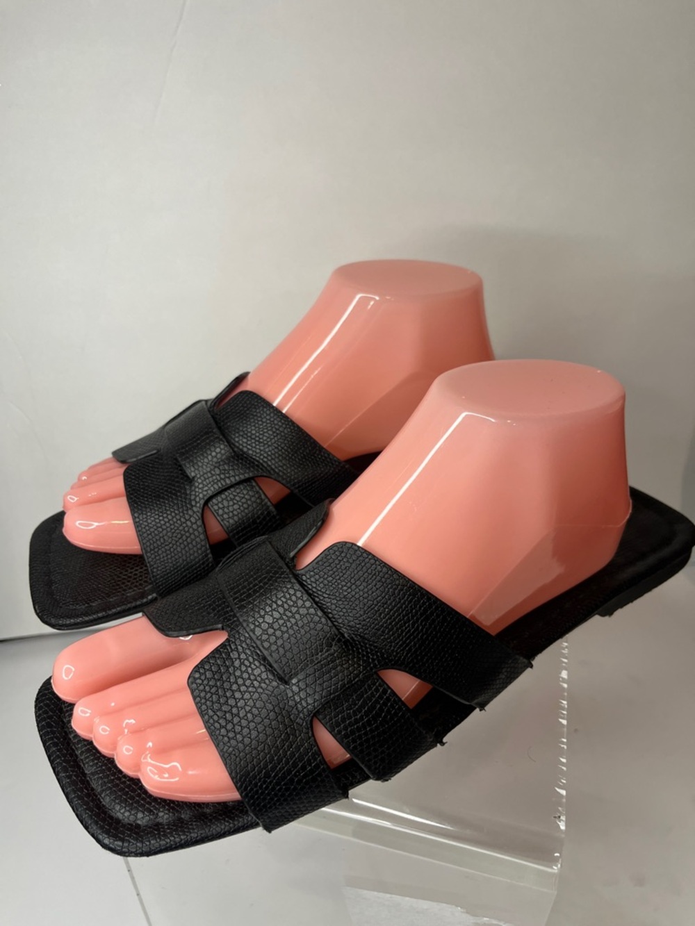 Black Leather Toe-Loop Slide Sandals - Picture 2 of 4